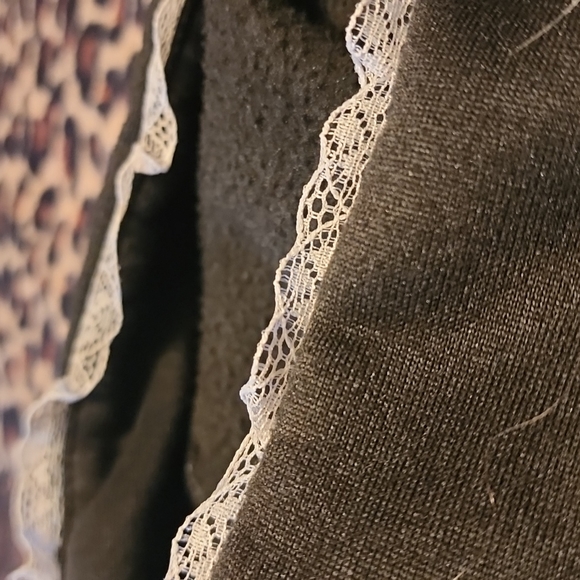 Gothic graphic design lace bunny hoodie - Picture 10 of 10